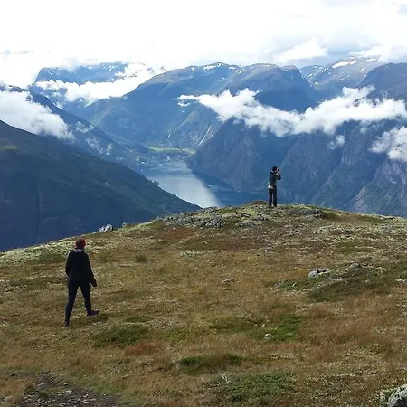 Leilighet Skahjem Gard Aurland