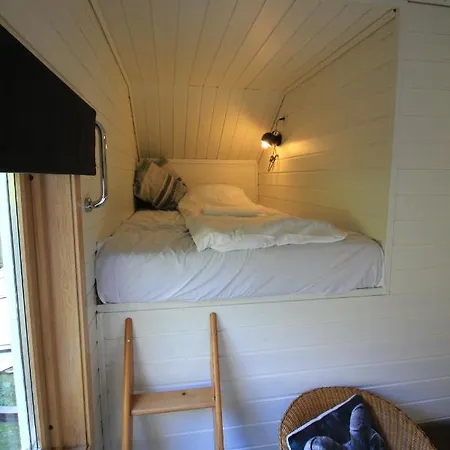 Apartament Skahjem Gard *