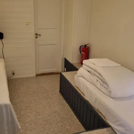 Skahjem Gard Aurland