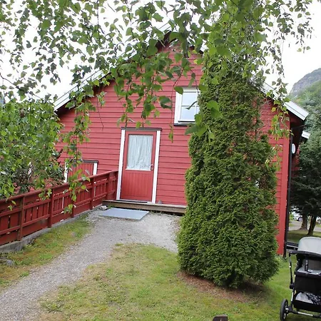 Skahjem Gard * Aurland